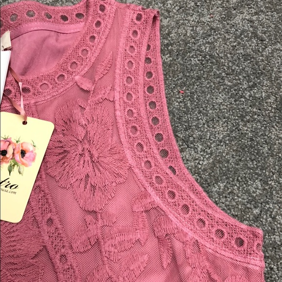 Entro Tank Top - Picture 3 of 3